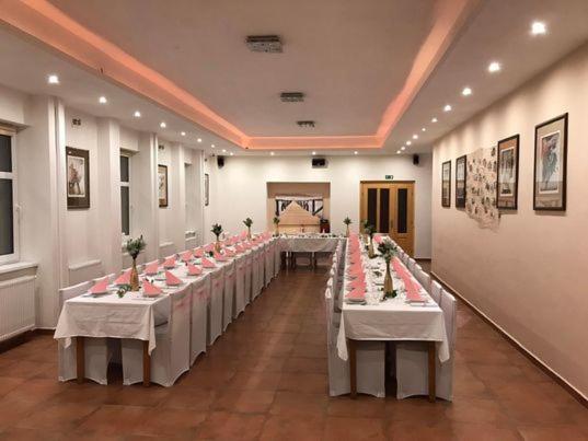Pod Strazi Hotel Lhenice
